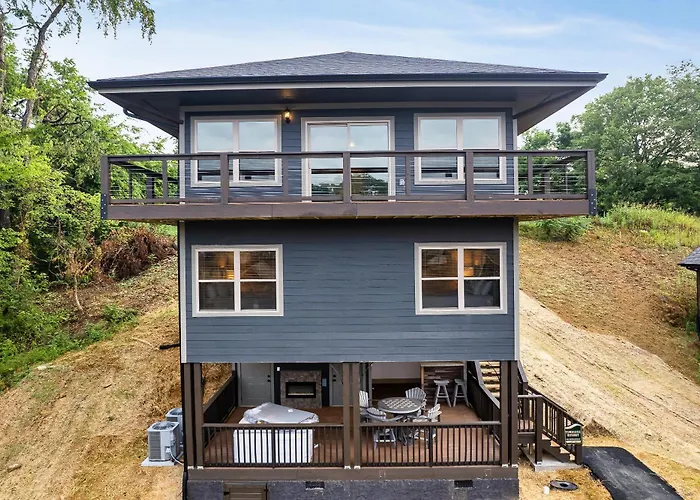 Smokies Treehouse