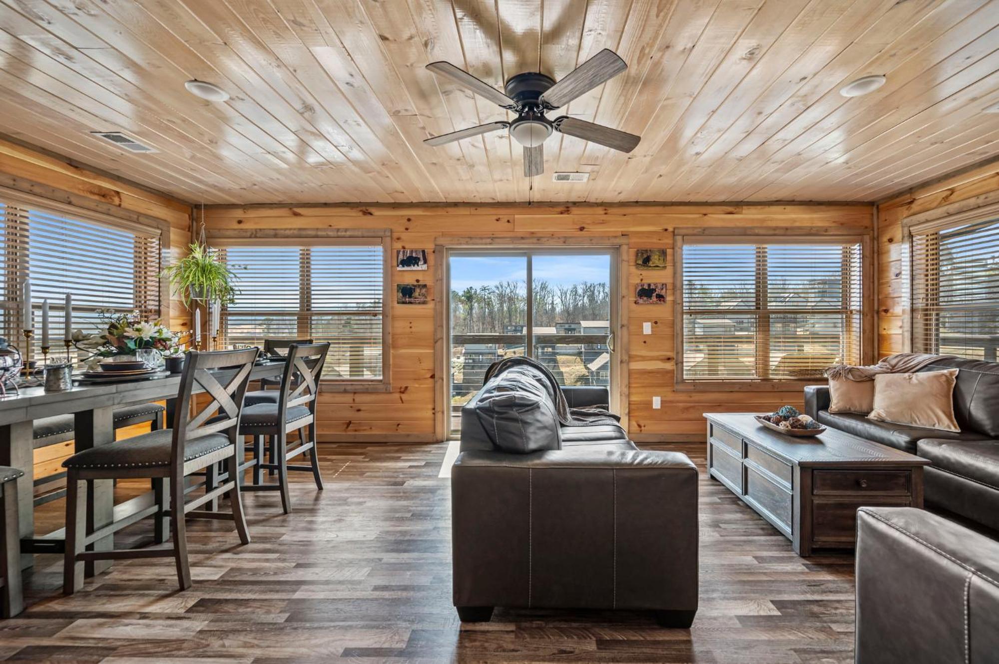Smokies Treehouse * Sevierville