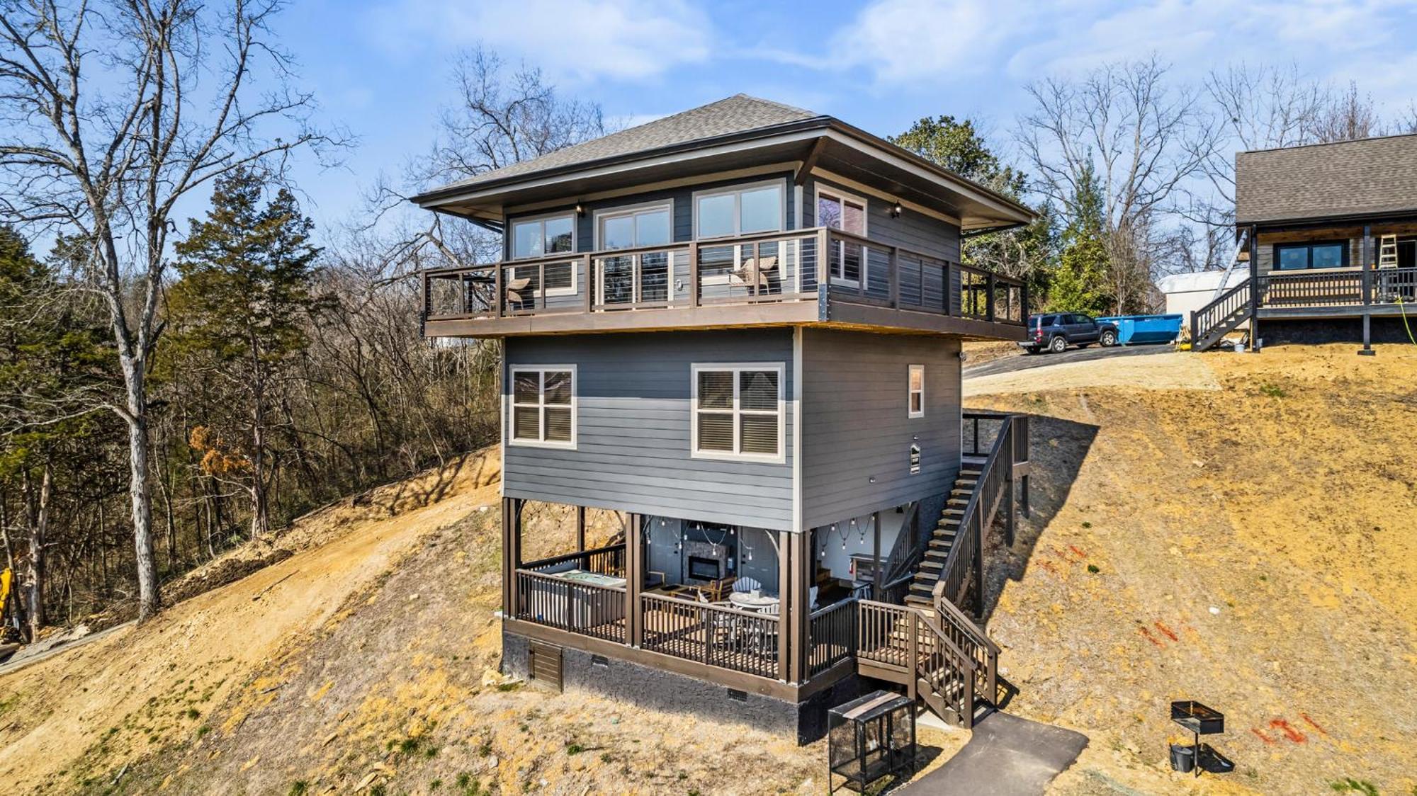 Smokies Treehouse Chalet Sevierville