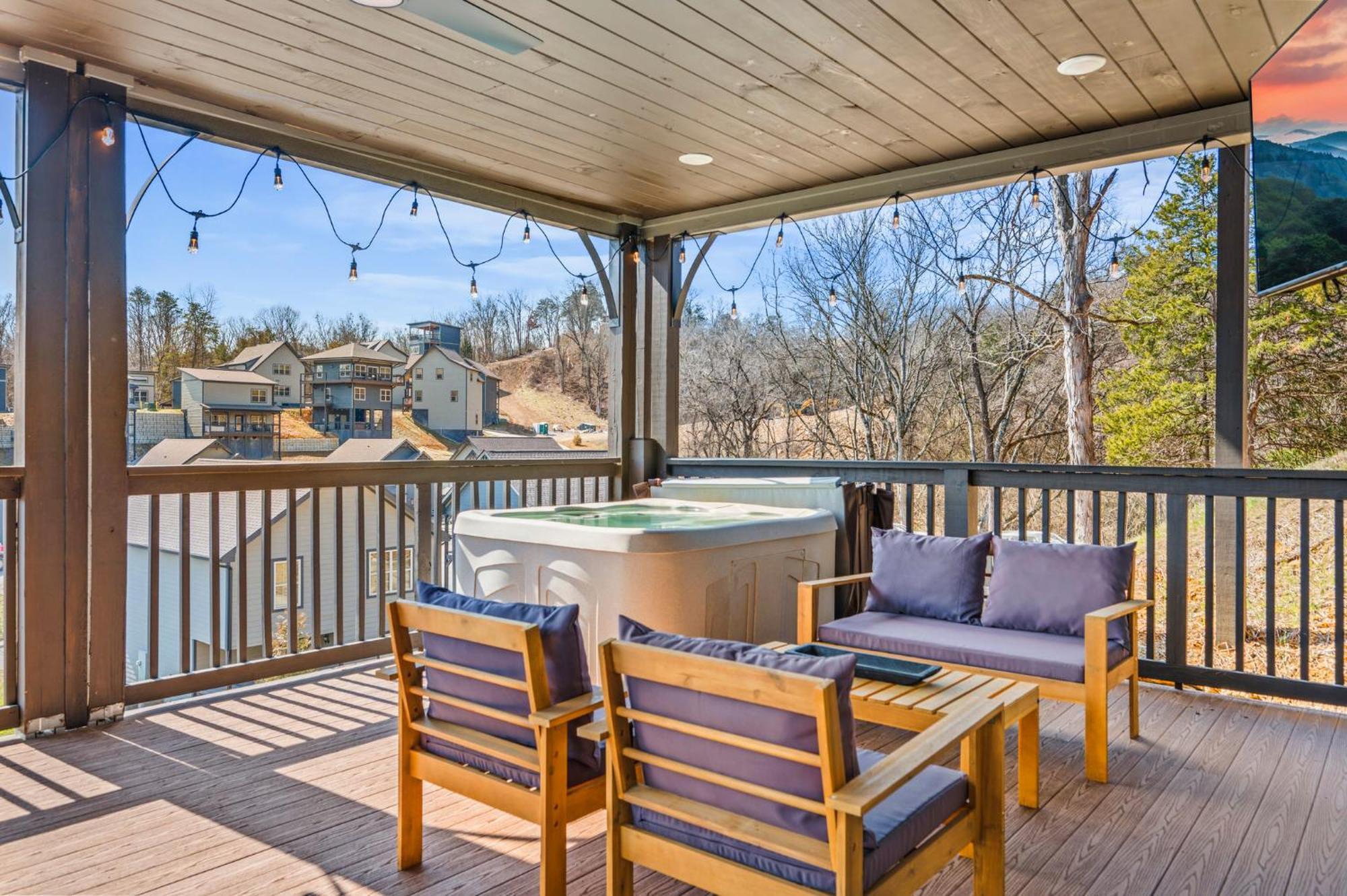 Chalet Smokies Treehouse
