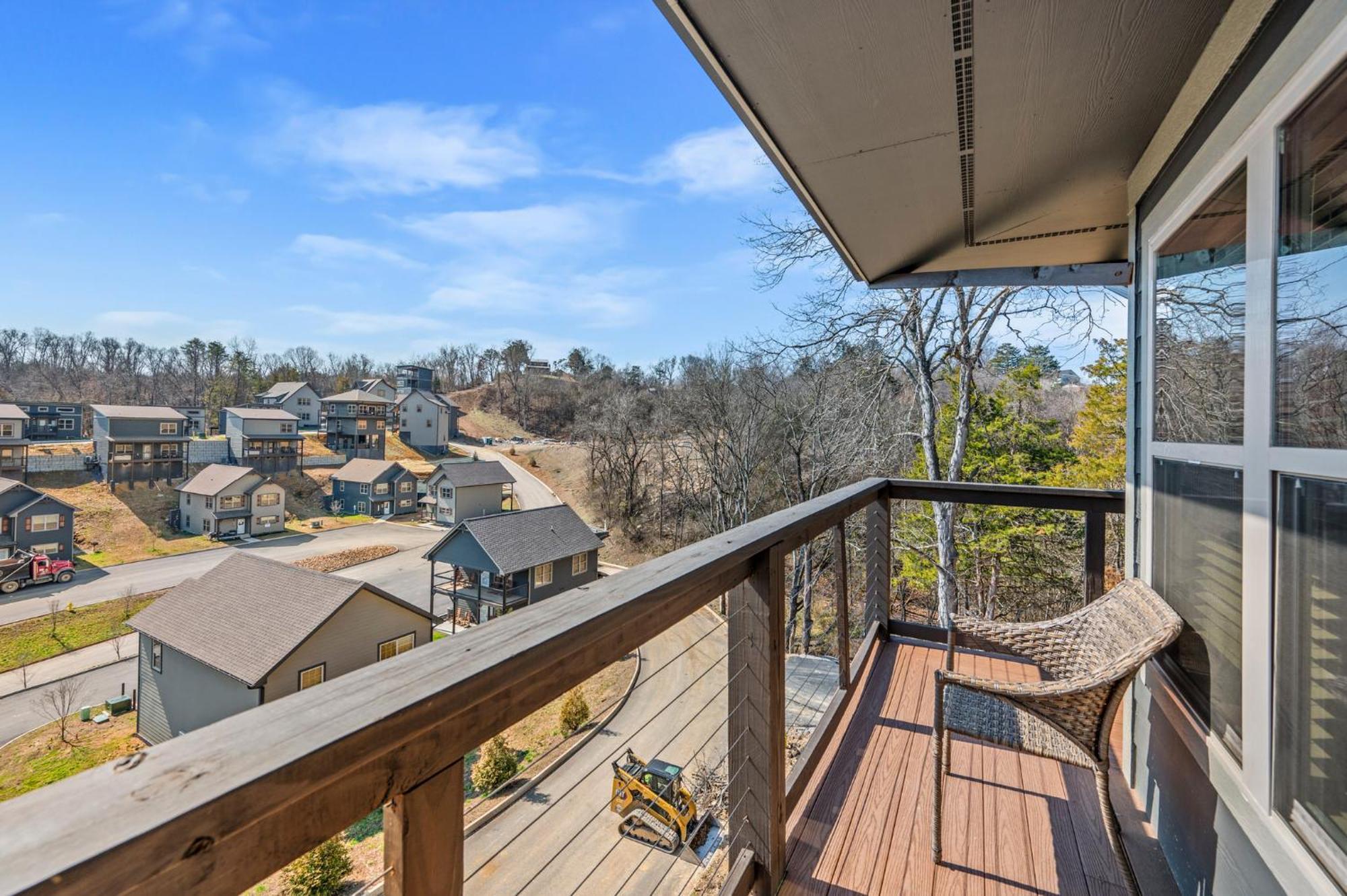 Smokies Treehouse Chalet Sevierville