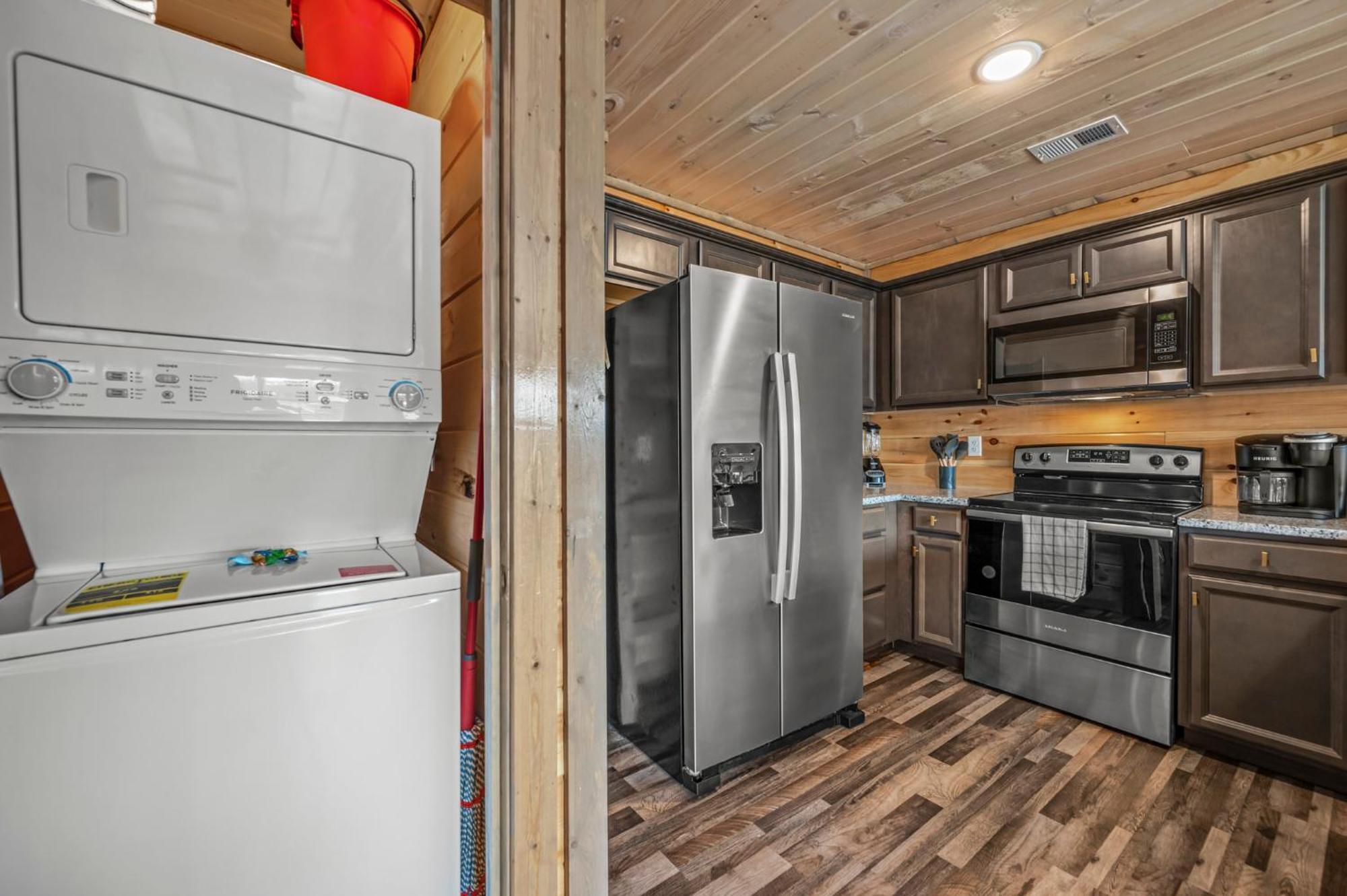 Chalet Smokies Treehouse Sevierville