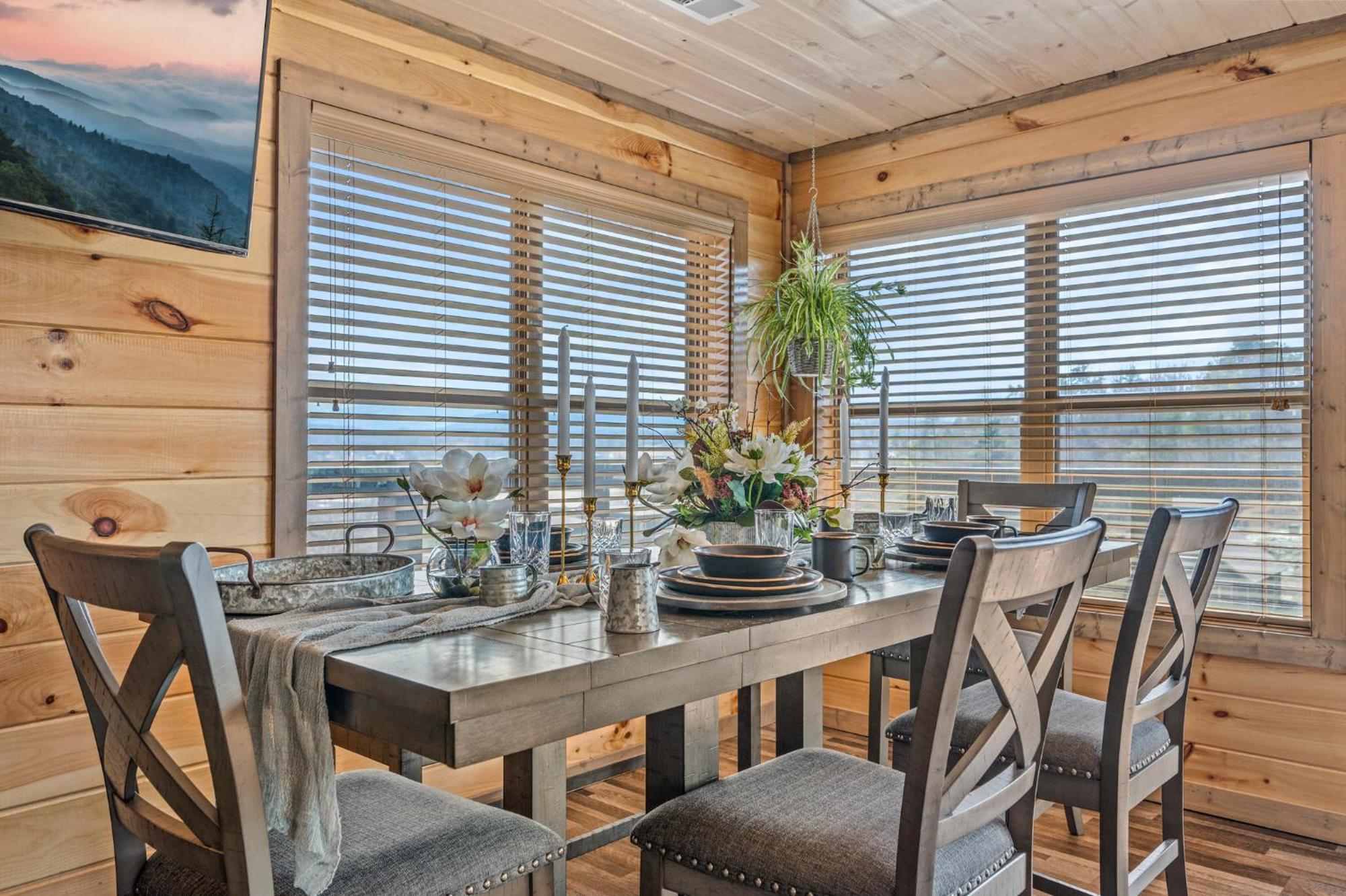 Smokies Treehouse * Sevierville